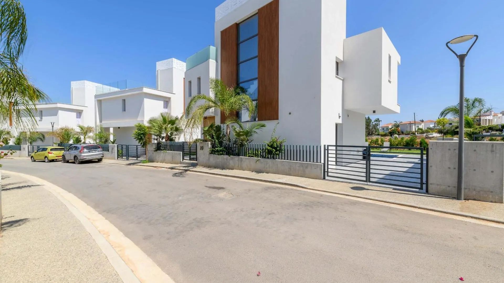 By The Beach - White Coral Villa Protaras Cyprus