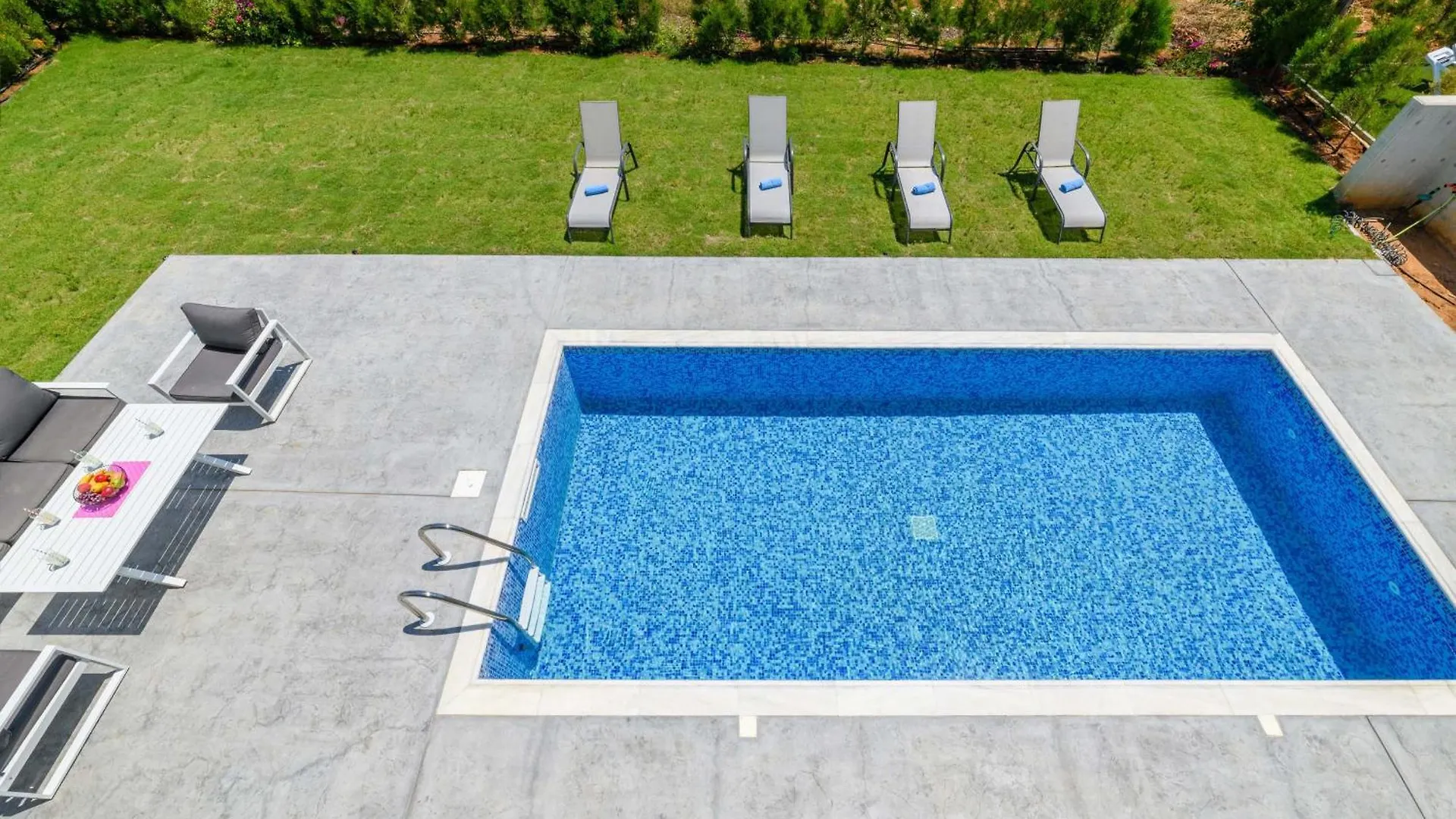 By The Beach - White Coral Villa Protaras