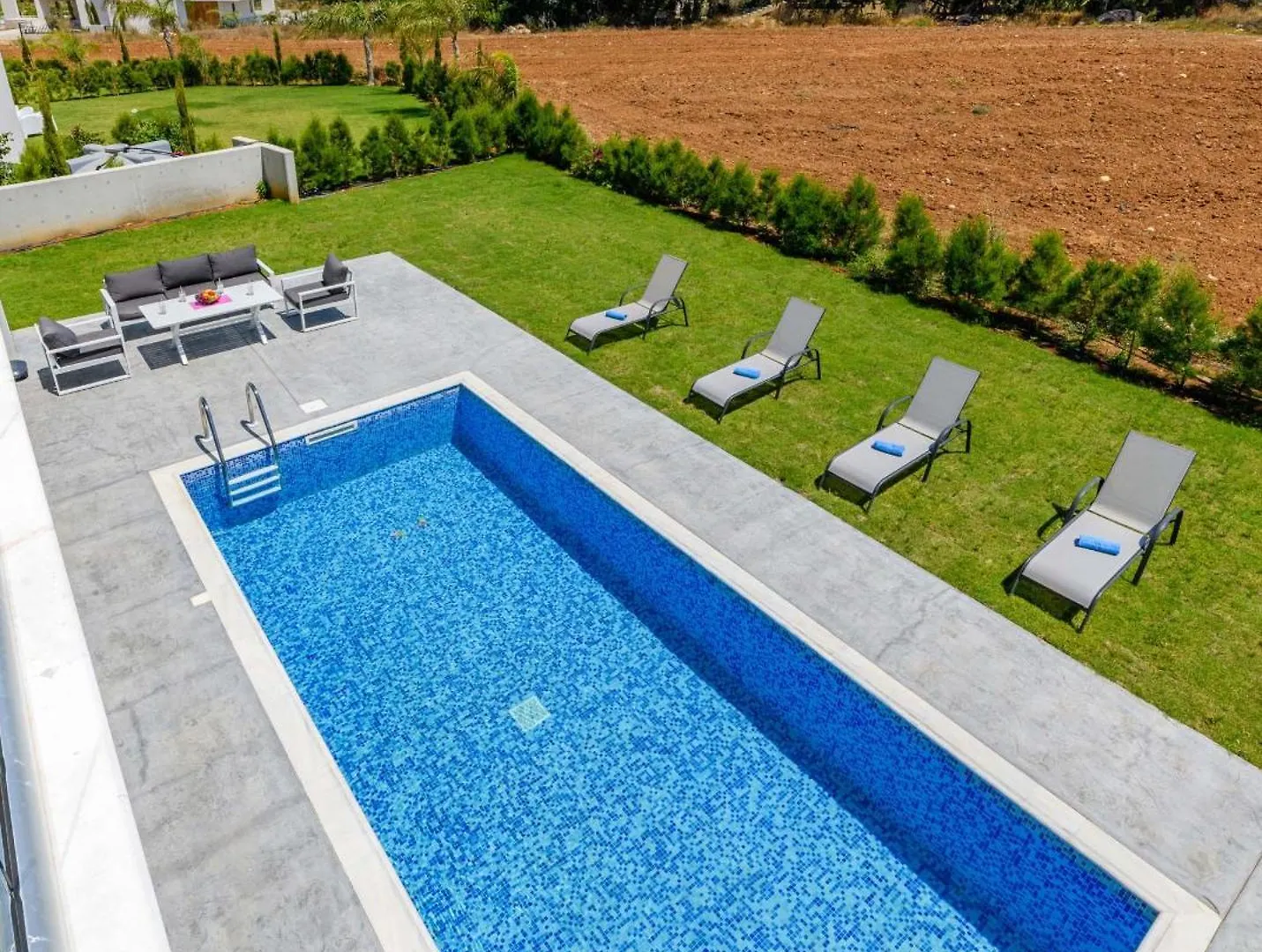 By The Beach - White Coral Villa Protaras